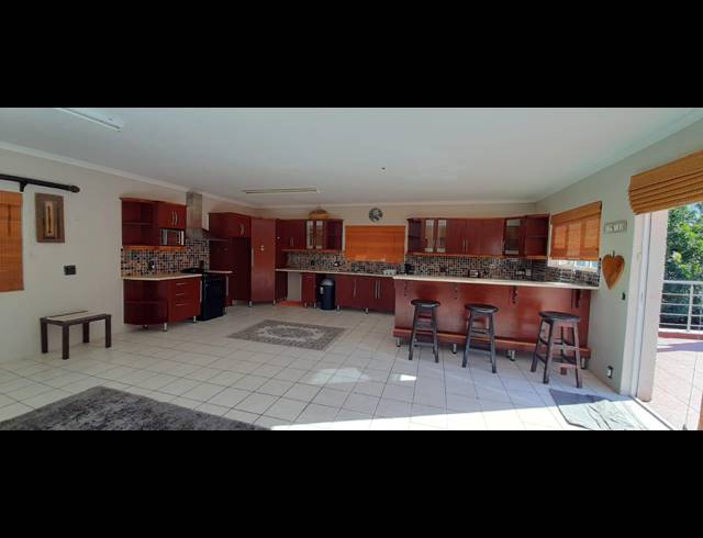 3 BEDROOM APARTMENT RENTED IN COLLEEN GLEN